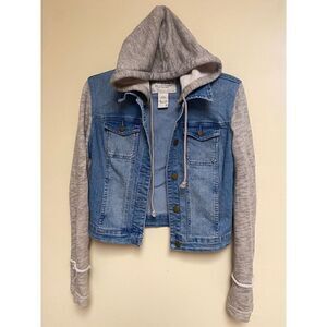 Hooded Denim Jacket w Pockets